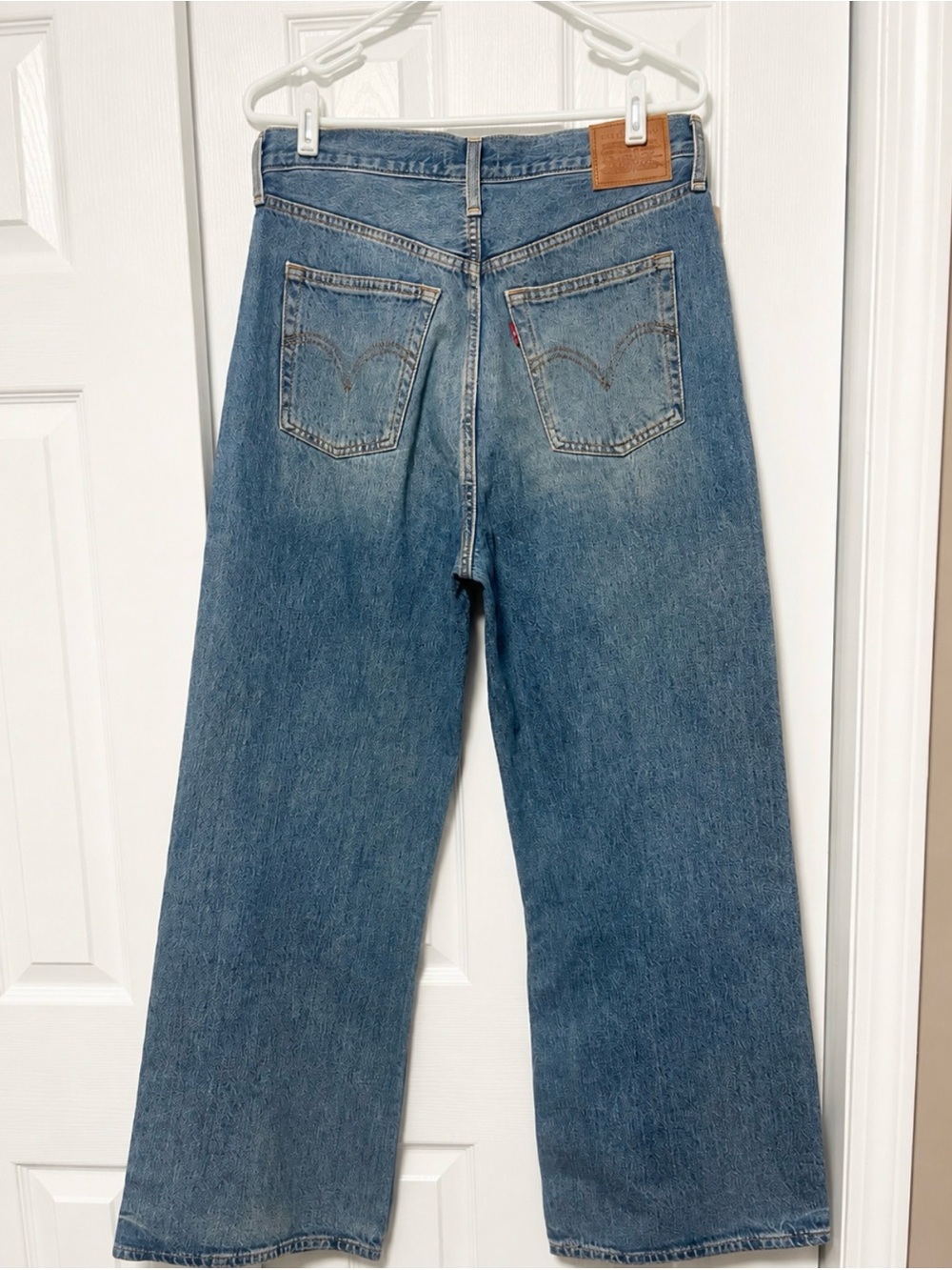Levi’s Premium Ribcage Wide Leg Jeans Tint Story Medium Wash NWT 30x32 - Picture 2 of 8